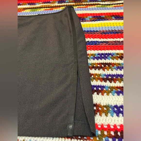 🥇 NY&Co. Grey Tuxedo Midi Leather Trim - Picture 4 of 11